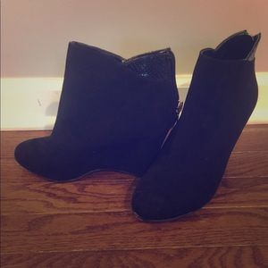 NWT Wedge Boots